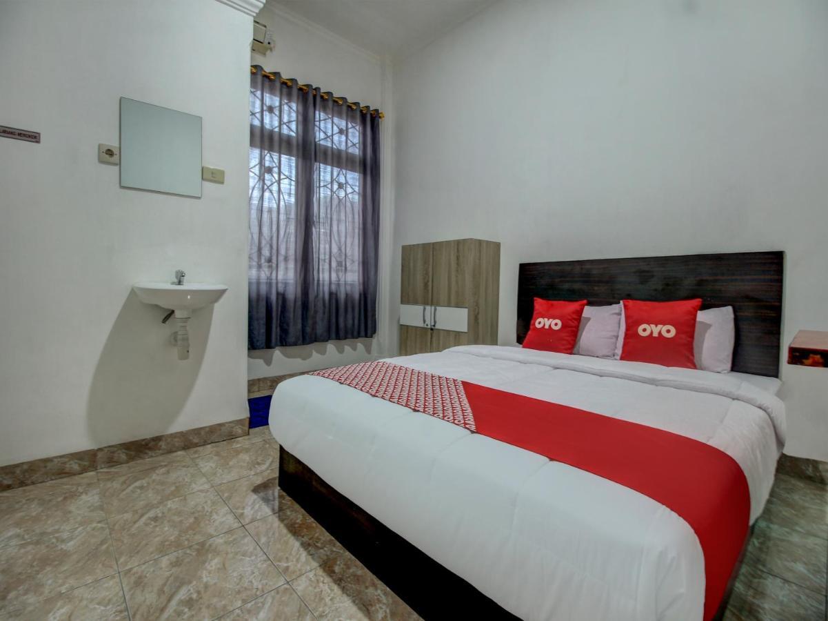Super Oyo 90224 Palembang Residence מראה חיצוני תמונה