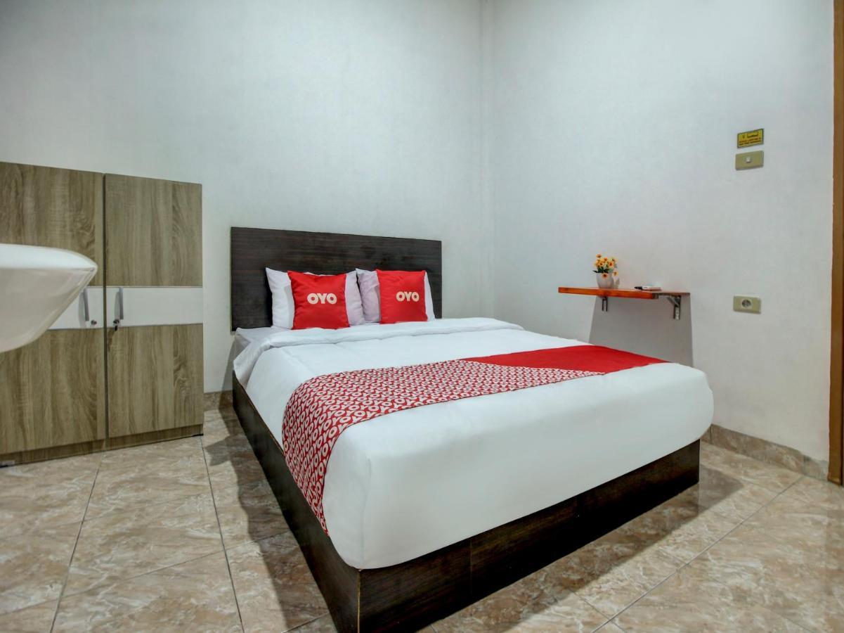 Super Oyo 90224 Palembang Residence מראה חיצוני תמונה