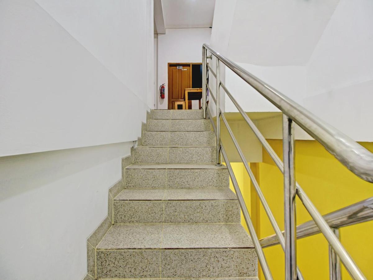Super Oyo 90224 Palembang Residence מראה חיצוני תמונה