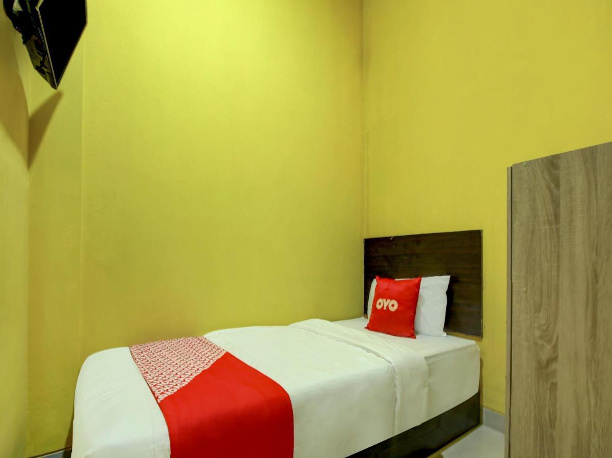 Super Oyo 90224 Palembang Residence מראה חיצוני תמונה