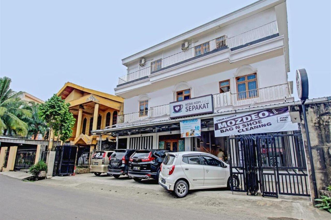 Super Oyo 90224 Palembang Residence מראה חיצוני תמונה
